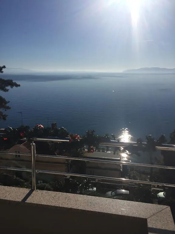 Villa Dinka Vip Apartmani 0*, Opatija