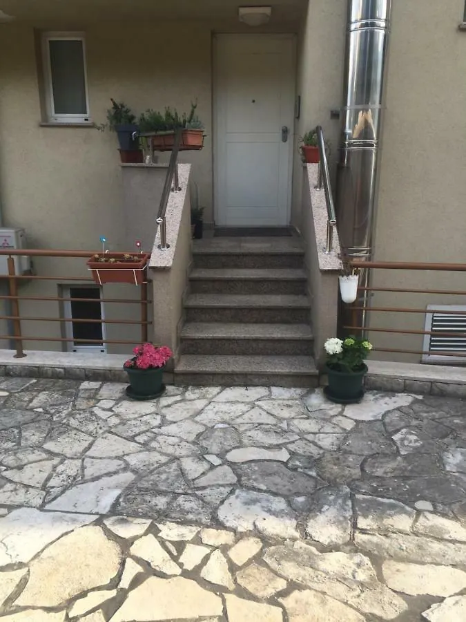 Villa Dinka Vip Apartmani 오파티아 0*,  크로아티아